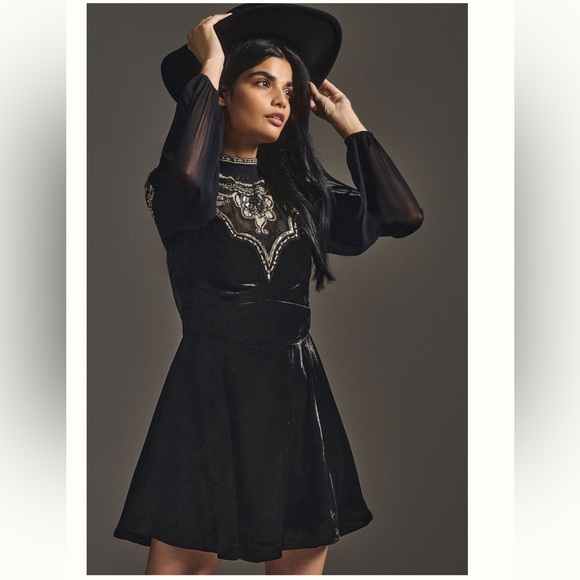ANTHROPOLOGIE NWT EMBELLISHED VELVET DRESS π - Picture 5 of 7